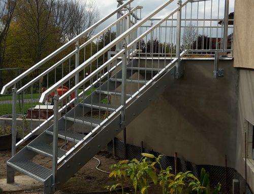 Venkovní schodiště a atypické zábradlí terasy – Slaný